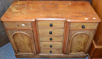 Lot 1013 - Victorian small sideboard