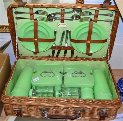 Lot 1060 - A 1950's Coracle picnic set