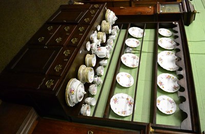 Lot 1275 - Georgian oak dresser and rack