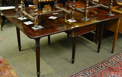 Lot 1320 - Victorian mahogany drop leaf table