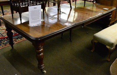 Lot 1326 - Victorian mahogany extending dining table with two leaves