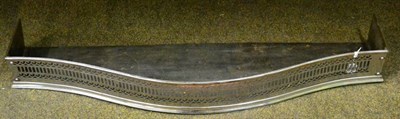 Lot 1330 - Serpentine fronted late Georgian steel fender