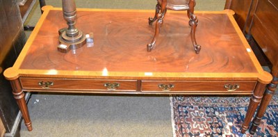 Lot 1390 - The Richardson Brothers reproduction coffee table with four drawers