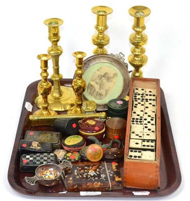 Lot 272 - A group of miscellaneous items including Georgian papier mache snuff boxes, Victorian tortoiseshell