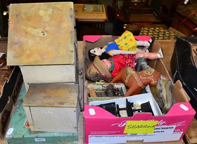 Lot 1007 - Group of 1950s and later toys, including a dolls house, Britains garden items etc