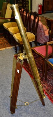 Lot 1057 - Brass telescope no maker's mark, with 2'' objective lens 392, 100cm with tripod