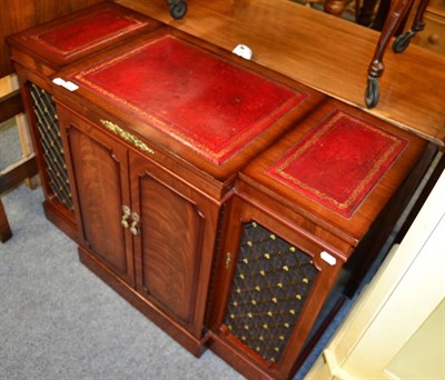 Lot 1084 - Reproduction Period High Fidelity leather inset mahogany chiffonier containing a Garrard deck