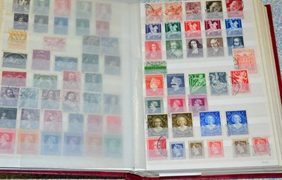 Lot 370 - Netherlands. Thirty Year books covering both definitive and special issue stamps 1982 to 2009. Plus