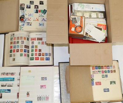 Lot 8 - An Assortment of Great Britain Presentation Packs and FDCs - ranging from 1970s to 1990s....