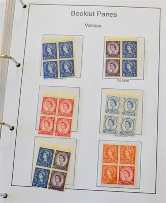 Lot 581 - Great Britain. A 1952 to 1970 QEII pre decimal, near complete unmounted mint and used collection in