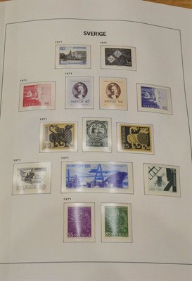 Lot 267 - Sweden. A 1970 to 1993 near complete mint collection in a boxed Davo album