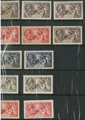 Lot 301 - Great Britain.  A stockcard housing 1913 to 1919 and 1934 Sea horses unused.  Bradbury...