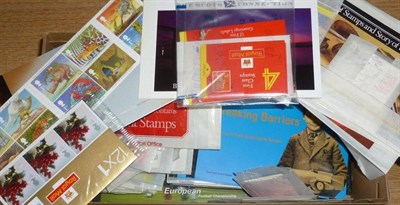 Lot 477 - Great Britain. A collection of Prestige and other QEII decimal booklets