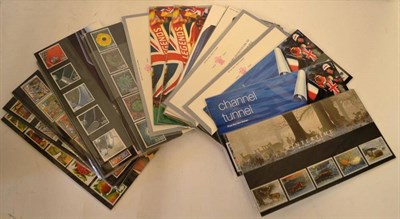 Lot 500 - Great Britain. A much duplicated accumulation of 1970's to 1990's Presentation packs