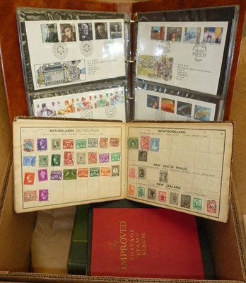 Lot 26 - All World in seven albums. Also album of FDC's