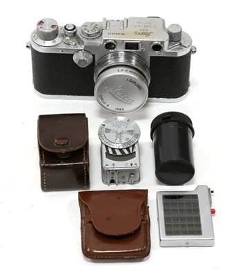 Lot 5206 - Leica IIIf Camera no.544536 with Leitz Summitar f2 50mm lens; with two Leica meters and film...