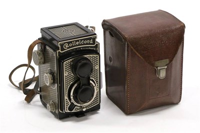 Lot 5222 - Rolleicord (Franke & Heidecke) Art Deco Camera no.029038,with Carl Zeiss Jena Triotar f4.5 75mm...