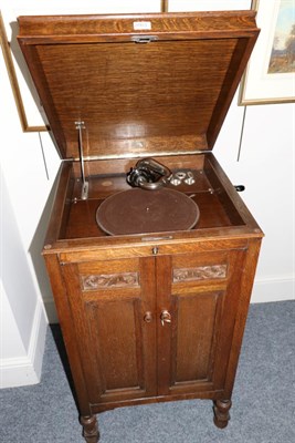Lot 2063 - HMV Model 163 Re-Entrant Cabinet Gramophone with 5A soundbox and double spring motor, in oak case