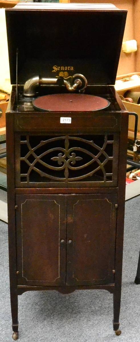 Lot 2173 - Sonora Etude Cabinet Gramophone with fret fronted internal horn, Swiss double spring motor and...