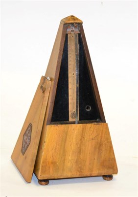 Lot 94 - Metronome (Mechanical) serial number 261725, no key