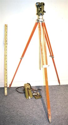 Lot 123 - Kern KI RA Theodolite (Self ReducingTachymeter) with tripod and surveyors pole