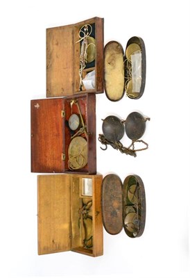 Lot 88 - Various Small Pan Scales including three in wooden cases, two in metal and one loose (6)