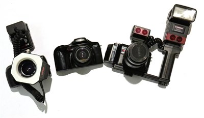 Lot 145 - Minolta 7000 Camera with Sigma 75-300mm lens, Minolta 500si with Sigma f3.5-4.5, 35-70mm lens...