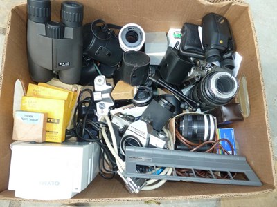 Lot 172 - Various Camera Related Items including Olympus scanner, Nikkor f4.5, 300mm lens (Fair) Praktica TL2