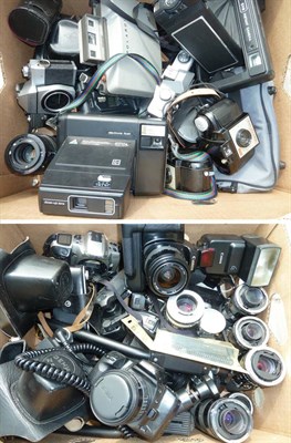 Lot 177 - Various Cameras including Canon EOS1000F with Sigma f3.5-4.5, 28-70mm lens, Minolta Maxxum...