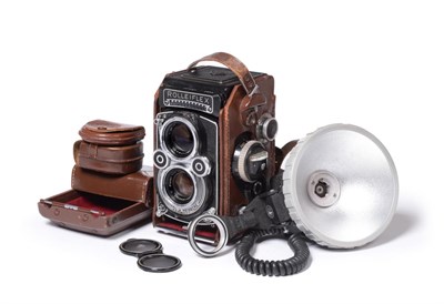 Lot 294 - Rolleiflex 3.5F Camera No.2219964 with Carl Zeiss Planar f3.5, 75mm lens, in original leather case