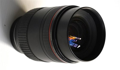 Lot 74 - Canon EF f2.8, 28-80mm L Ultrasonic Lens no. 21370, in soft case