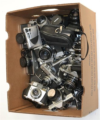 Lot 137 - Various Cameras including models by Praktica, FED, Paxetta, Minolta, Ricoh and others (30)