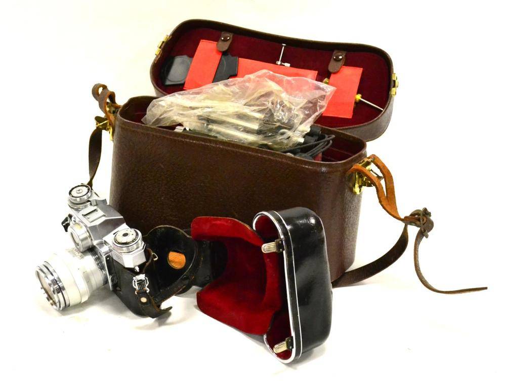Lot 143 - Zeiss Ikon Contarex Camera with Carl Zeiss Sonnar f2, 85mm lens no. 3287266, in manufacturers...