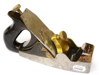 Lot 184 - A Norris A5 Adjustable Steel Smoothing Plane, with wooden infill and handle, brass lever cap,...