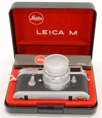 Lot 223 - Leica M2 Camera no.1048305 with Leitz Summicron f2, 50mm bayonet fit lens no. 2096752, with...