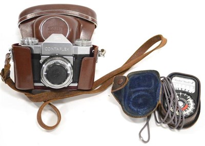 Lot 276 - Zeiss Ikon Contaflex 1 Camera with Zeiss Tessar f2.8, 45mm lens no. 2350615, in leather case,...