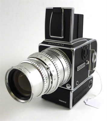 Lot 1156 - Hasselblad 500 ELX Camera black, with Carl Zeiss Synchro Compur Sonner f4, 150mm lens, silver,...