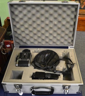 Lot 1157 - Hasselblad 500C Camera no.TH4293 with Carl Zeiss Planar T* f2.8, 80mm lens no.5737278, in aluminium