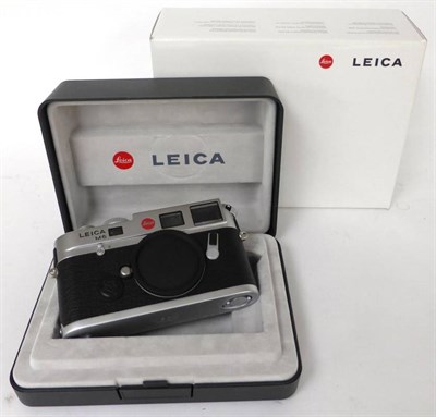 Lot 1172 - Leica M6 TTL 0.58 Camera Body, with silver chrome finish, serial no. 2732922, checked, in full...