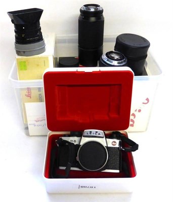 Lot 1177 - Leica R6 Camera no 1766413 in red lined display box with original card outer; Leitz Vario-Elmar f4