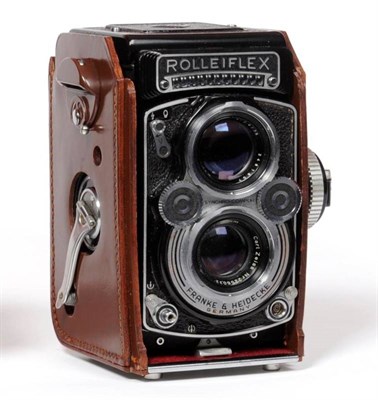 Lot 1206 - Rolleiflex 3.5F Camera no.2203079 with Carl Zeiss Planer f3.5/75mm lens no.2256032, in leather case