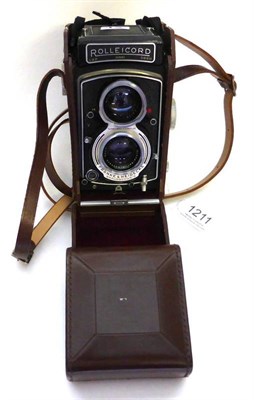 Lot 1211 - Rolliecord Model Va Type II Camera no.1923269 with Schneider-Kreuznach Xenar f3.5, 75mm lens,...