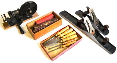 Lot 1040 - Mixed Tools, including  Stanley and Record planes, Stanley No.77 dowling machine, boxed Hale...