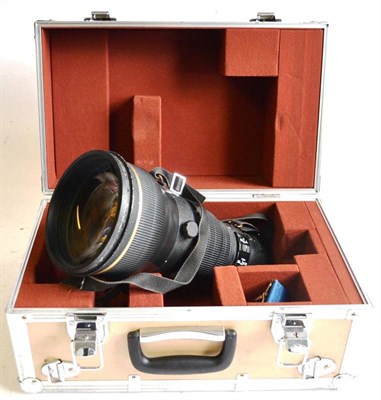 Lot 1164 - A Nikon ED Silent Wave Motor AF-S Nikkor f2.8/400mm Lens, serial number 200390, in its original...