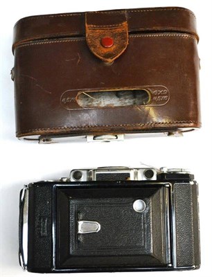 Lot 1176 - A Zeiss Ikon Super Ikonta 531/2 Folding Rollfilm Camera, with black leather covered body, 4 1/2 x 6