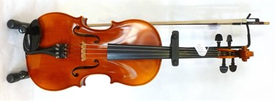 Lot 1126 - A 20th Century German Viola, labelled 'C.A. Gotz Jnr 1985, Mod Nr V106', with a 407mm two piece...