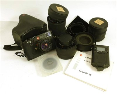 Lot 1220 - A Leica M6 TTL Rangefinder Camera Outfit No.2473137, in black, with Summicron-M f2/50mm E39...