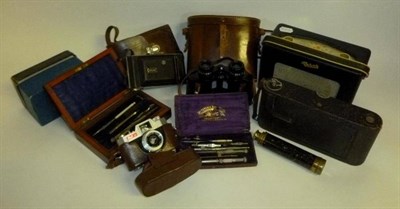 Lot 1015 - Mixed Instruments, including a Roberts R200 portable radio, Regentlux 8 x 30 binoculars, cased...