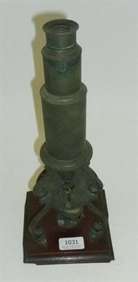 Lot 1031 - An Early 19th Century Brass Culpeper Type Monocular Compound Microscope by T. Harris & Son, 52...