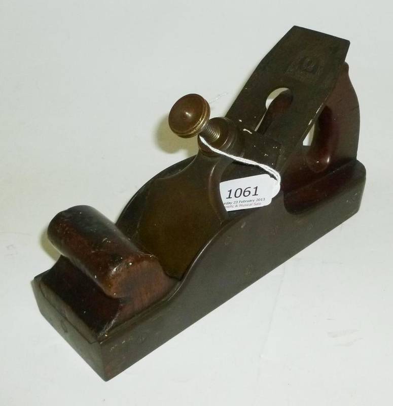 Lot 1061 - A Gunmetal Smoothing Plane, with rosewood infill and handle, brass lever cap, Mathieson cap...